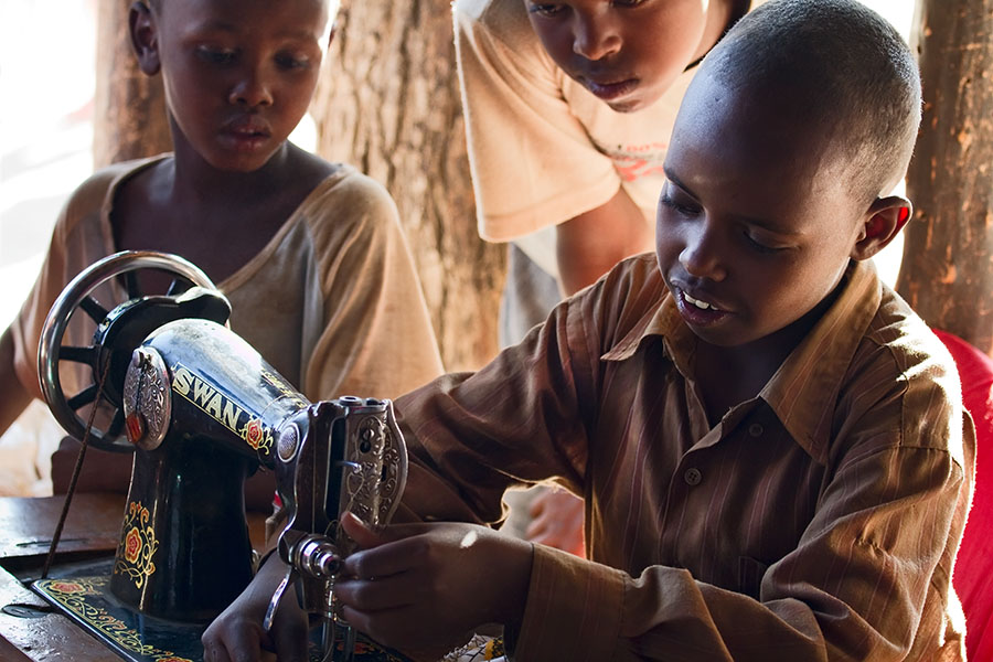 173   Young tailor from the somalian minority near the Djibouti border